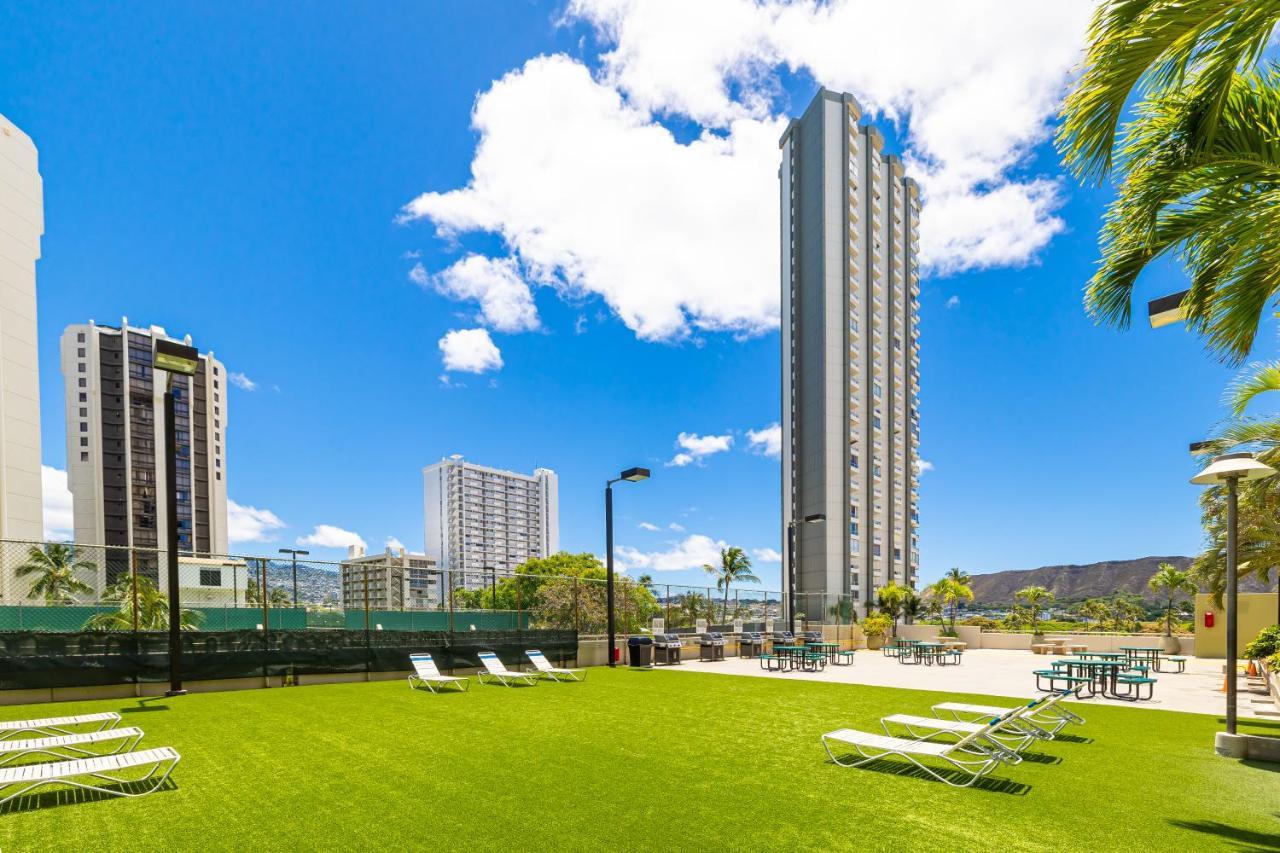 Beautiful Mountain View In Waikiki Sunset With Parking Lägenhet Honolulu Exteriör bild